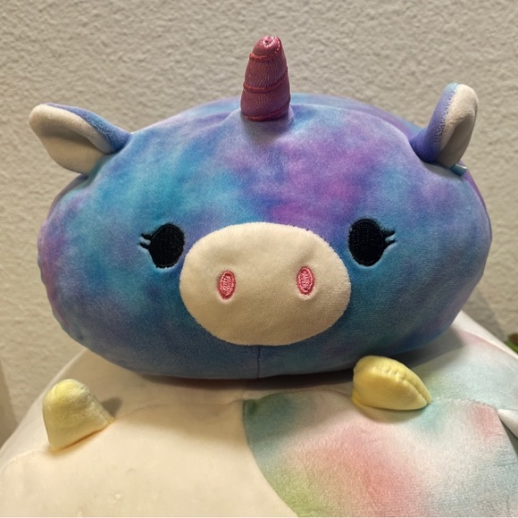 Kellytoy Other - Squishmallow Aurora Unicorn 8” stack stackable